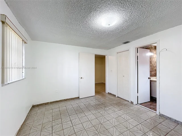 1440 W 3rd Ave, Hialeah FL 33010