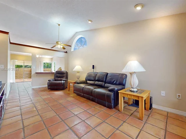 14517 SW 139th Ave Cir W, Miami FL 33186