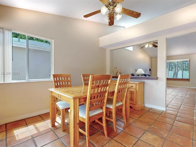 14517 SW 139th Ave Cir W, Miami FL 33186