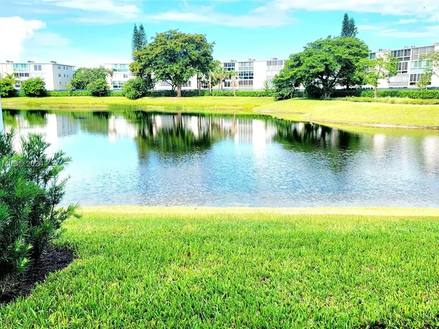 587 Sanderling Cir # 0, Deerfield Beach FL 33442