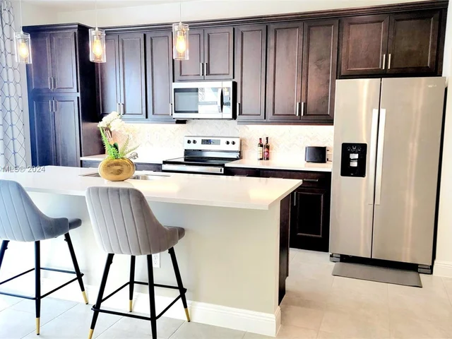 587 Sanderling Cir # 0, Deerfield Beach FL 33442