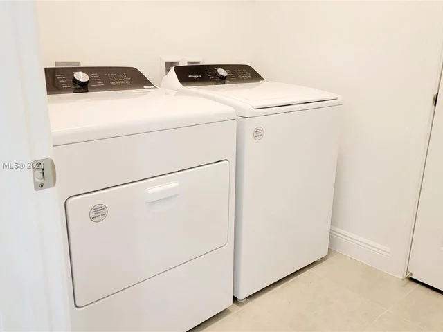 587 Sanderling Cir # 0, Deerfield Beach FL 33442