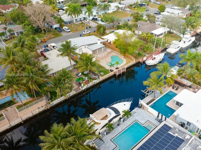 2518 Key Largo Ln, Fort Lauderdale FL 33312
