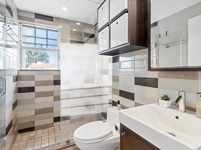 1255 Pennsylvania Ave # 110, Miami Beach FL 33139