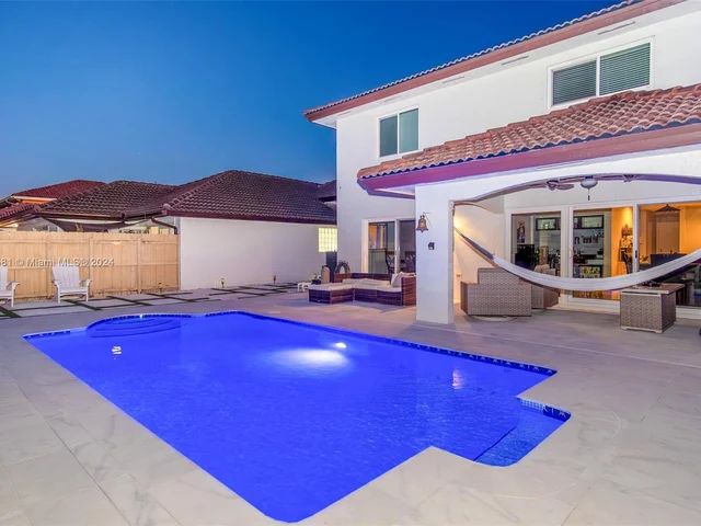 15531 SW 35th Ter, Miami FL 33185