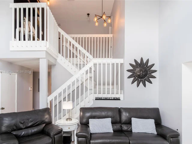 15531 SW 35th Ter, Miami FL 33185