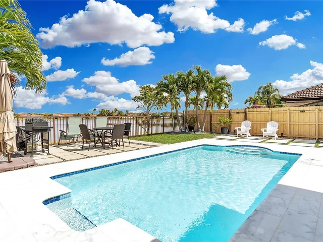 15531 SW 35th Ter, Miami FL 33185