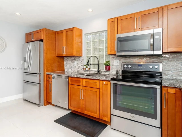 15531 SW 35th Ter, Miami FL 33185