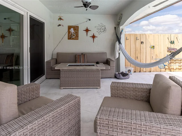 15531 SW 35th Ter, Miami FL 33185