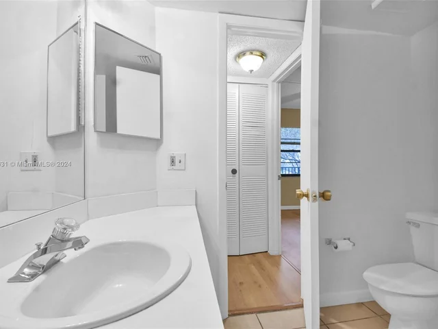 10501 W Broward Blvd # 304, Plantation FL 33324