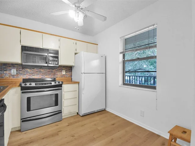10501 W Broward Blvd # 304, Plantation FL 33324