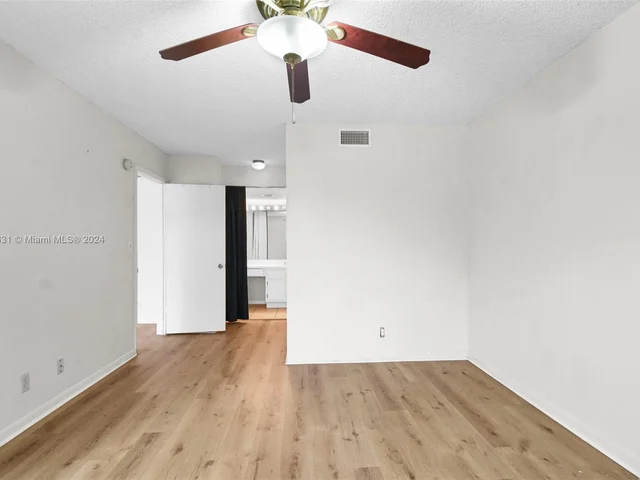 10501 W Broward Blvd # 304, Plantation FL 33324