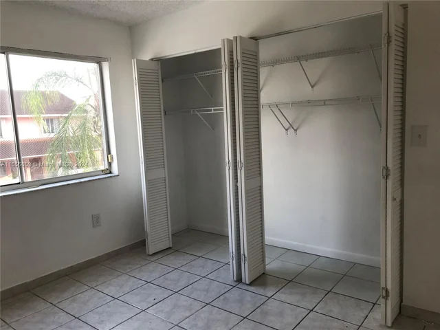 8031 Lake Dr # 202, Doral FL 33166