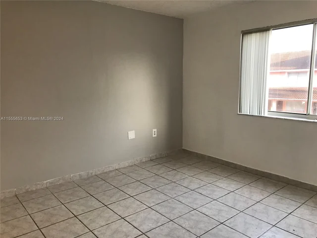 8031 Lake Dr # 202, Doral FL 33166