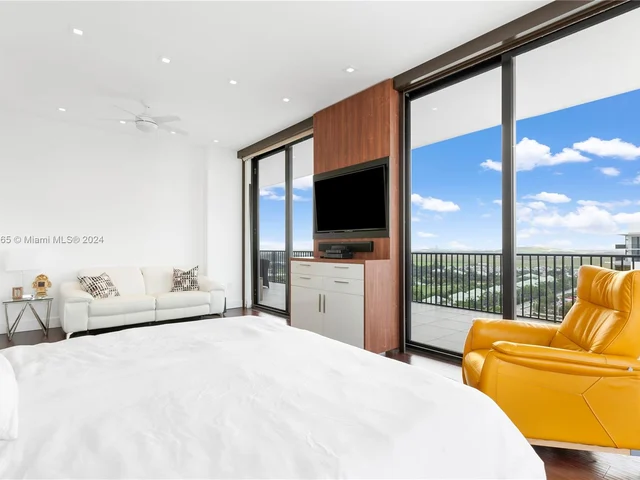 5252 NW 85th Ave # 2106, Doral FL 33166