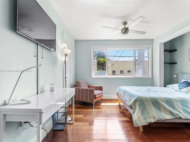 731 6th St, Miami Beach FL 33139