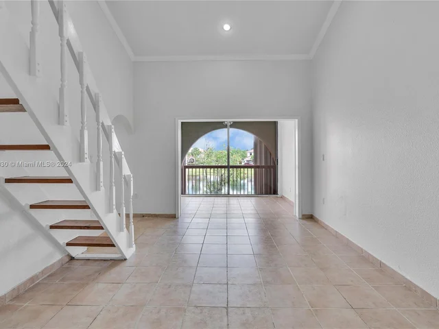 10257 NW 9th St Cir # 10, Miami FL 33172