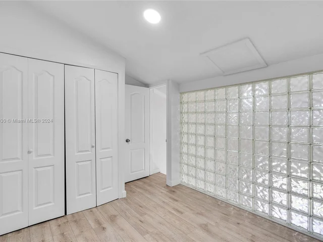 10257 NW 9th St Cir # 10, Miami FL 33172