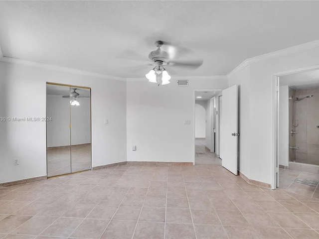 10257 NW 9th St Cir # 10, Miami FL 33172