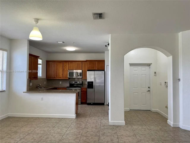 10012 NW 7th St # 207, Miami FL 33172