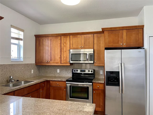 10012 NW 7th St # 207, Miami FL 33172