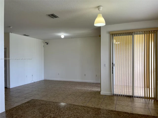 10012 NW 7th St # 207, Miami FL 33172