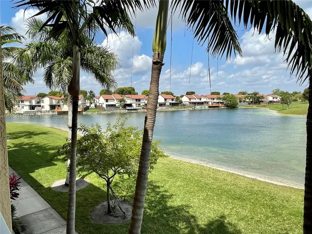 10012 NW 7th St # 207, Miami FL 33172