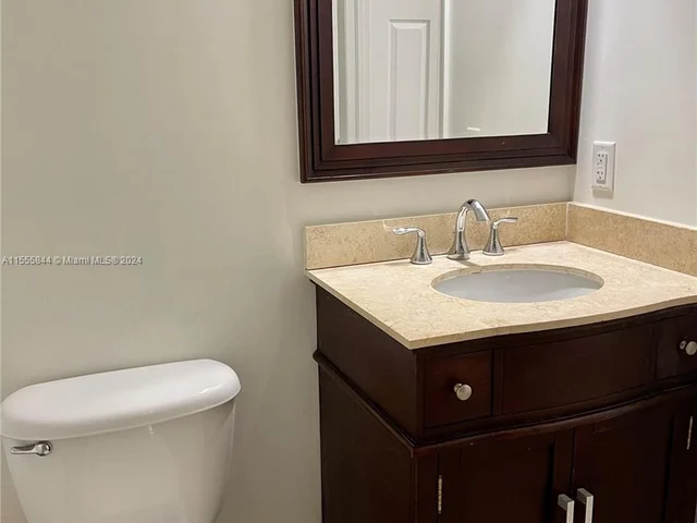 10012 NW 7th St # 207, Miami FL 33172