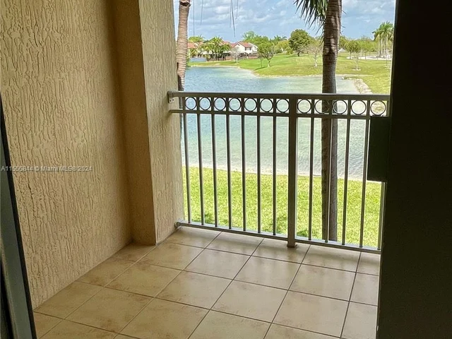 10012 NW 7th St # 207, Miami FL 33172