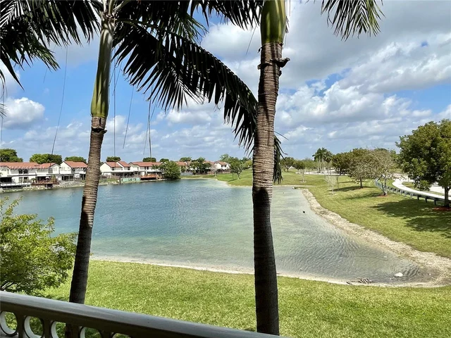 10012 NW 7th St # 207, Miami FL 33172