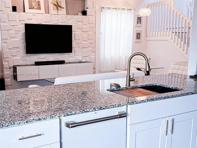 9074 SW 36th St, Miramar FL 33025