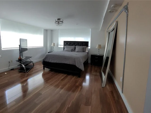 253 NE 2nd St # 2708, Miami FL 33132