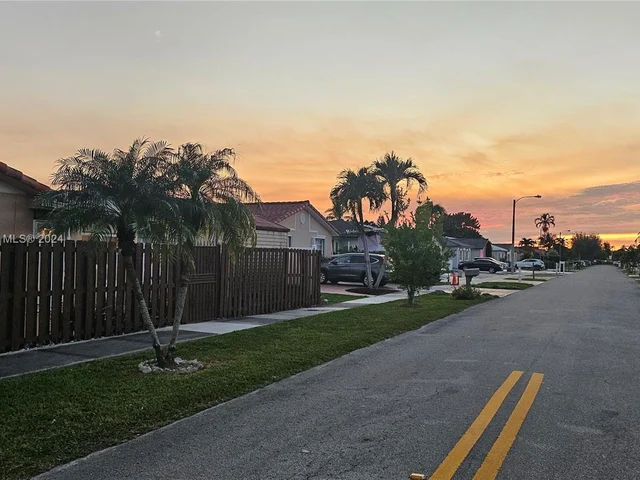 12895 NW 99th Pl, Hialeah Gardens FL 33018