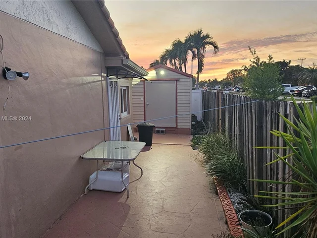 12895 NW 99th Pl, Hialeah Gardens FL 33018