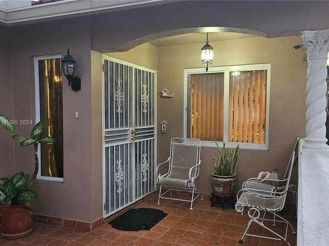 12895 NW 99th Pl, Hialeah Gardens FL 33018