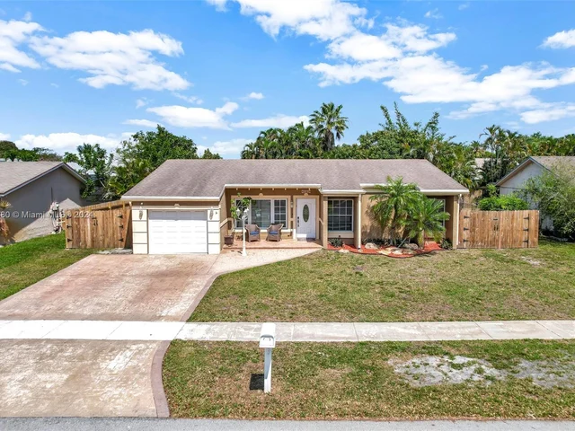 8381 NW 4th St, Pembroke Pines FL 33024