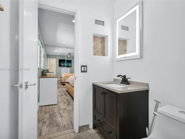 8381 NW 4th St, Pembroke Pines FL 33024