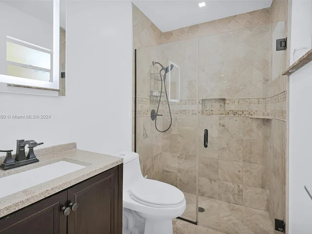 8381 NW 4th St, Pembroke Pines FL 33024