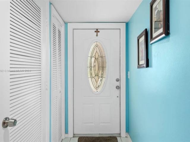 271 S Hollybrook Dr # 101, Pembroke Pines FL 33025