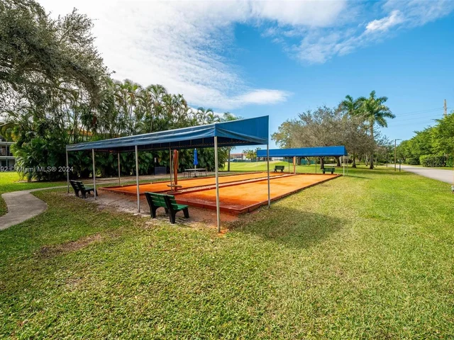 271 S Hollybrook Dr # 101, Pembroke Pines FL 33025