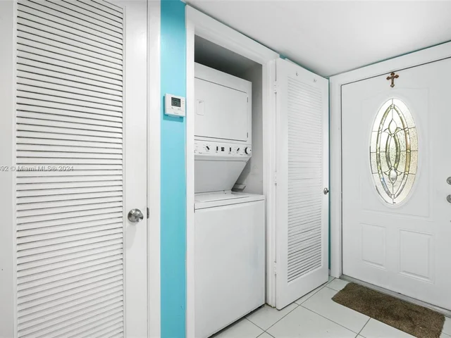 271 S Hollybrook Dr # 101, Pembroke Pines FL 33025