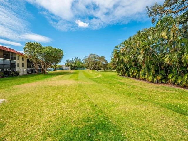 271 S Hollybrook Dr # 101, Pembroke Pines FL 33025