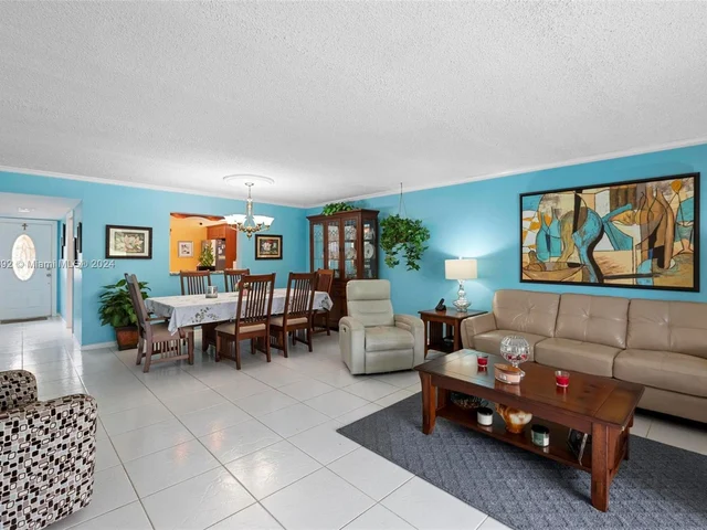 271 S Hollybrook Dr # 101, Pembroke Pines FL 33025