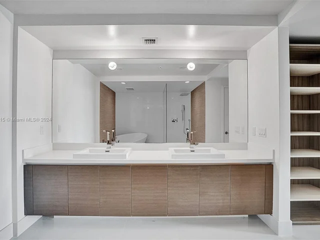 330 Sunny Isles Blvd # 2205, Sunny Isles Beach FL 33160