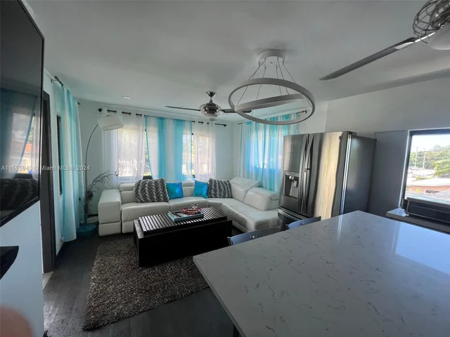 168 NW 53rd St # 3, Miami FL 33127