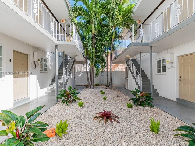 6905 Rue Vendome # 2, Miami Beach FL 33141