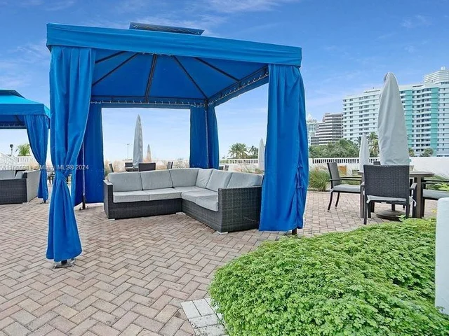 5401 Collins Ave # 820, Miami Beach FL 33140