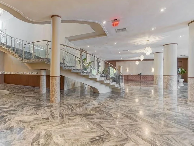 5401 Collins Ave # 820, Miami Beach FL 33140