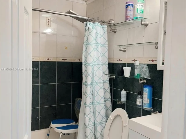 9860 SW 48th St, Miami FL 33165