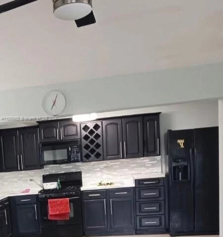 9860 SW 48th St, Miami FL 33165